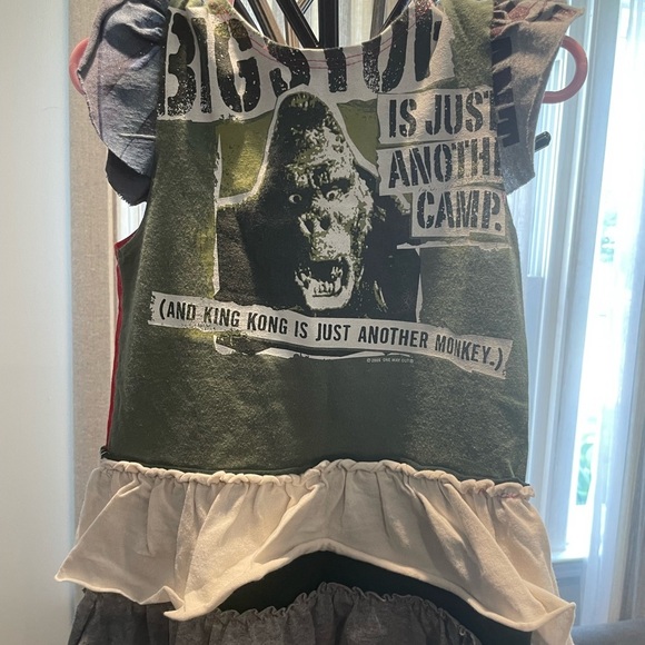 Awesome whimsical upcycled tiered shirt dress size 5/6 - Picture 3 of 4